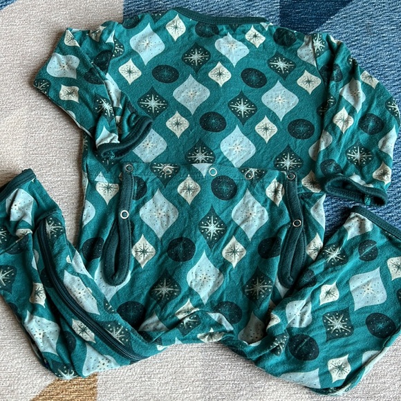 Kickee Pants 6-9 month Coverall Zip-Up Christmas Ornaments Green Print - Picture 14 of 15